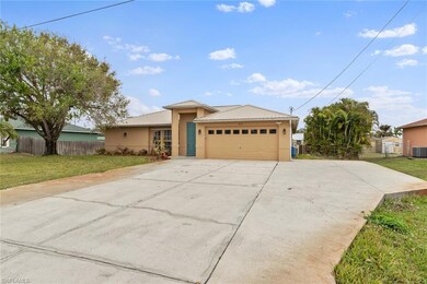 825 Sea Urchin Cir, Fort Myers, FL 33913 - photo 2