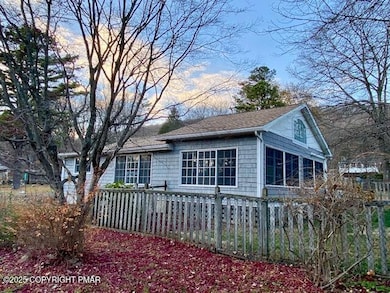 9002 Robinhood Dr, Kunkletown, PA 18058 - photo 4