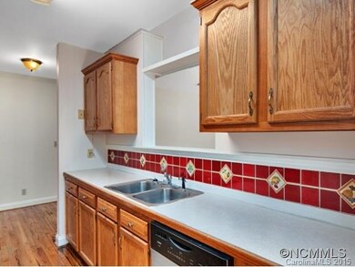 61 Round Top Rd, Asheville, NC 28803 - photo 7