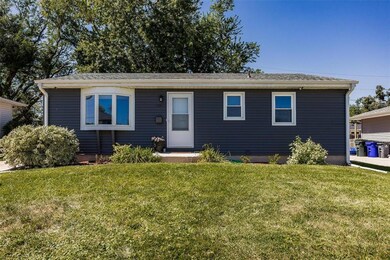 715 36th St SE, Cedar Rapids, IA 52403 - photo 3