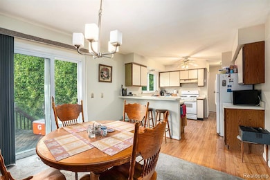 Dining area adjoins kitchen