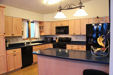 Kitchen Area Photo 2