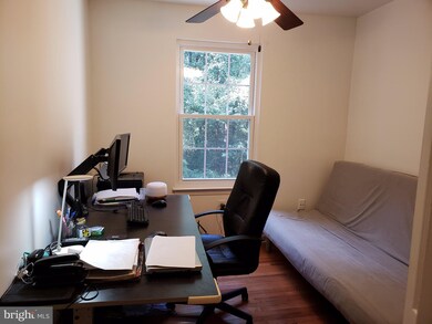 8962 Astongale Ct, Springfield, VA 22152 - photo 7