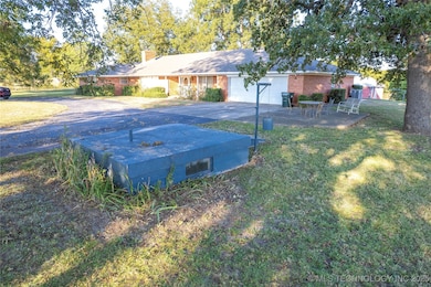 2011 W 1st St, Sulphur, OK 73086 - photo 2