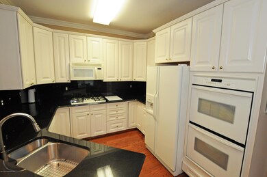008_Inside Kitchen
