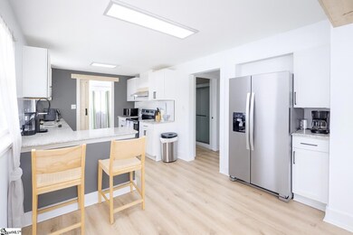 235 S Blackstock Rd, Spartanburg, SC 29301 - photo 4