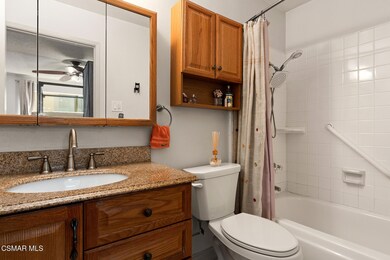 327 Chestnut Hill Ct unit 11, Thousand Oaks, CA 91360 - photo 7