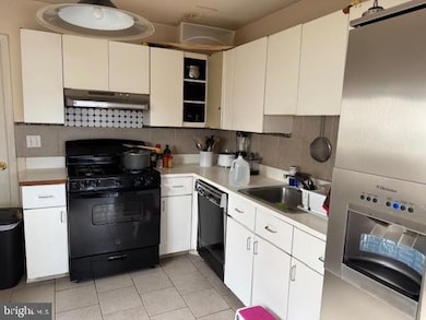 11 Robertson Rd, East Windsor, NJ 08520 - photo 3