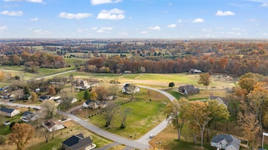 219 Crabtree Ln, Bowling Green, KY 42103 - photo 2