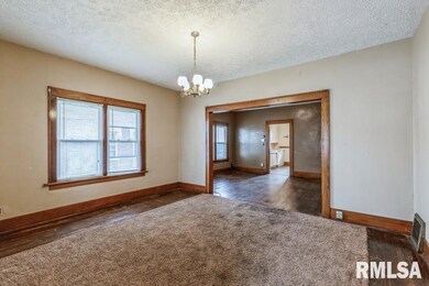 1435 W 14th St, Davenport, IA 52804 - photo 5