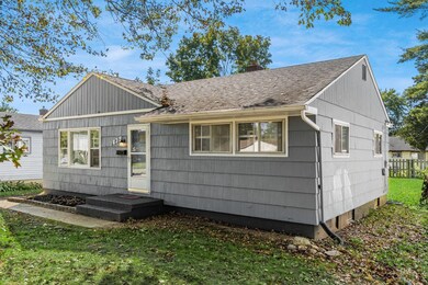 1435 S Weyant Av
