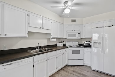 Kitchen with Lots of Cabinets