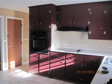 63 Gates Ln, Worcester, MA 01603 - photo 2