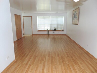 1221 Bayberry Dr, Joliet, IL 60435 - photo 4