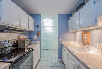 347 Main Rd unit 203, Tiverton, RI 02878 - photo 5