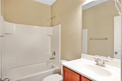 First floor - Full Bathroom 1