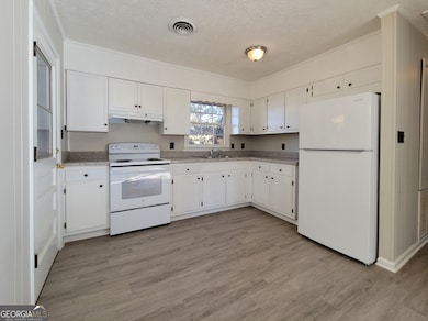 354 Emily Cir unit A, Winder, GA 30680 - photo 4