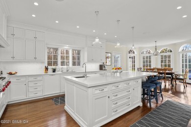 Stunning new 2018 chef’s kitchen
