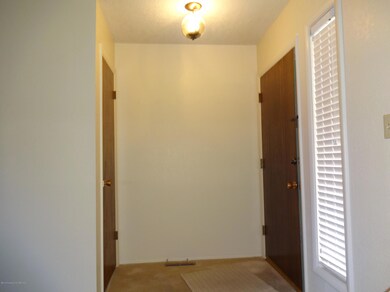 Entry/Foyer