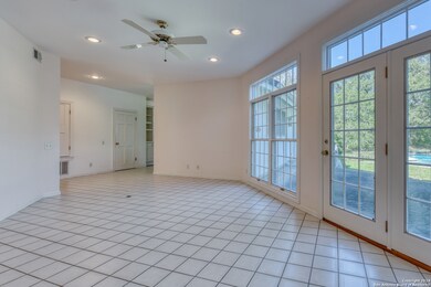 9512 Majestic Oak Cir, San Antonio, TX 78255 - photo 6