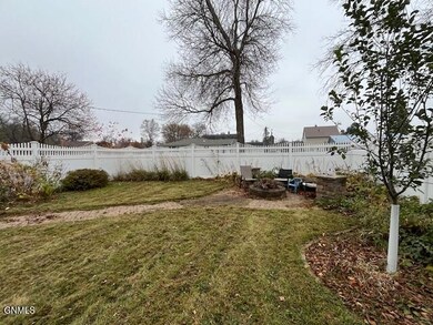 901 3rd Ave NW, Jamestown, ND 58401 - photo 5