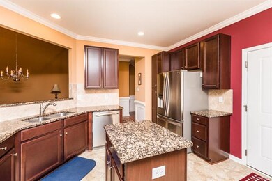 EAT-IN KITCHEN, GRANITE COUNTER-TOPS, SS APPLIANCE