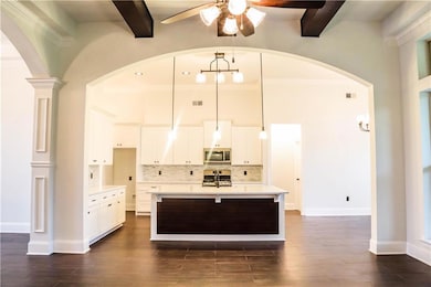 OPEN KITCHEN