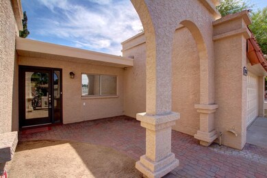 Front Court Yard, Arched Entry!!