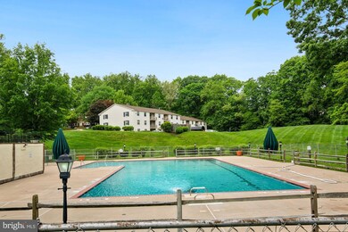 5825 Rexford Dr unit 711, Springfield, VA 22152 - photo 2