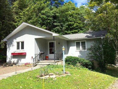 1410 Overlook Ave, Honesdale, PA 18431 - photo 2