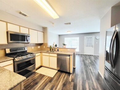 8722 Ashlawn Dr, Houston, TX 77083 - photo 5