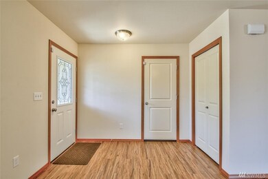 1525 E Gateway Heights Loop, Sedro Woolley, WA 98284 - photo 2