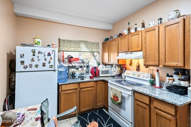 829 Stanley St, Schenectady, NY 12307 - photo 7