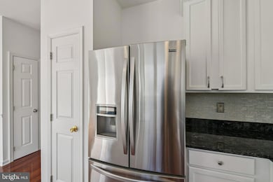 6330 James Harris Way, Centreville, VA 20121 - photo 5