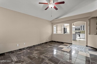 804 Desert Cactus Dr, Horizon City, TX 79928 - photo 4
