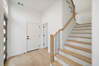 122 E 32nd St, Houston, TX 77018 - photo 5