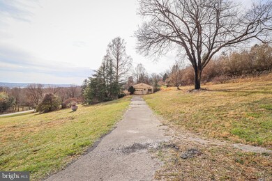 3923 Ridgewood Rd, York, PA 17406 - photo 4