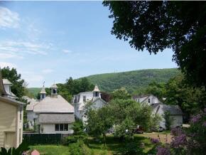 28 Hapgood St, Bellows Falls, VT 05101 - photo 3