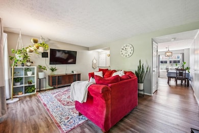 477 Clairbrook Ave, Columbus, OH 43228 - photo 2