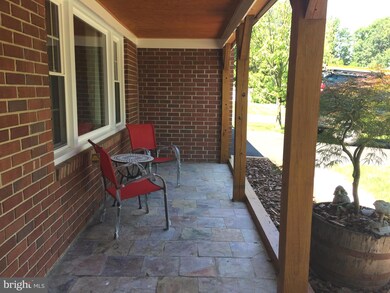 13130 Maltese Ln, Fairfax, VA 22033 - photo 3