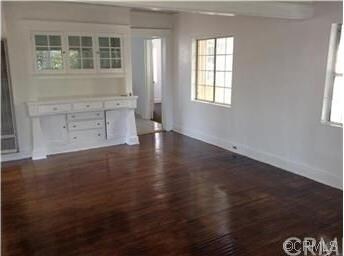 Spacious Living room enough to have formal dining 