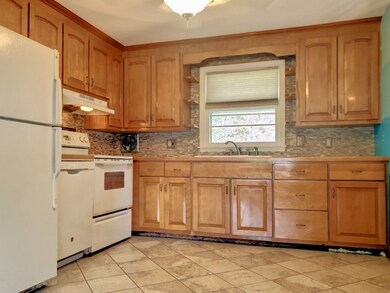 226 Colemore St, Feeding Hills, MA 01030 - photo 5