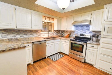 706 Robin Dr, Cushing, OK 74023 - photo 7