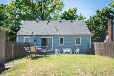 72 Lowell Back 2