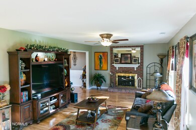 121 Archdale Dr, Jacksonville, NC 28546 - photo 4