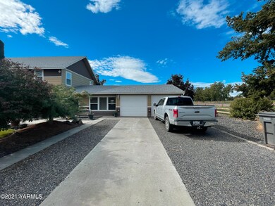 garage drive way pic