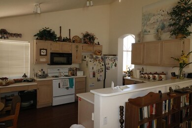 4 kitchen 1