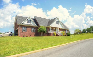 2534 High Meadow Dr, Asheboro, NC 27205 - photo 3