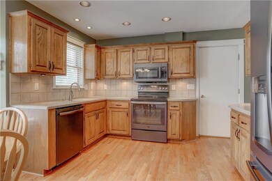 10907 W 50th St, Shawnee, KS 66203 - photo 3