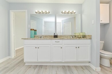 984 Ringold St, Houston, TX 77088 - photo 4